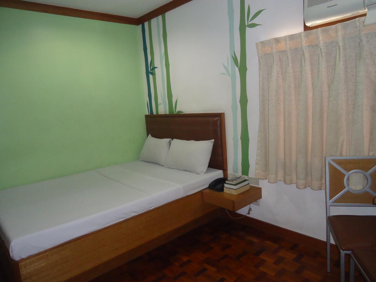 Park Bed And Breakfast Hotel Pasay Esterno foto